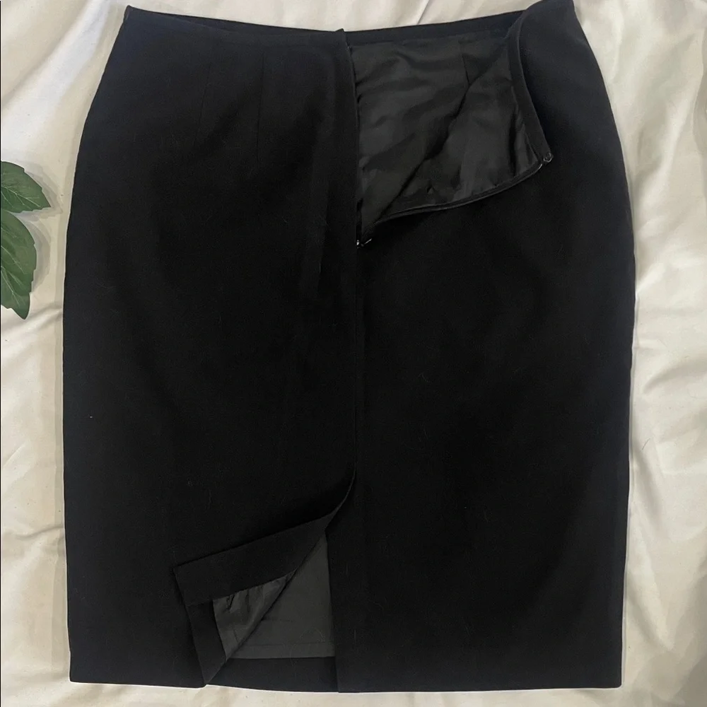 Calvin Klein Black Pencil Skirt: Timeless Elegance 📚🖋️ - Picture 9 of 16